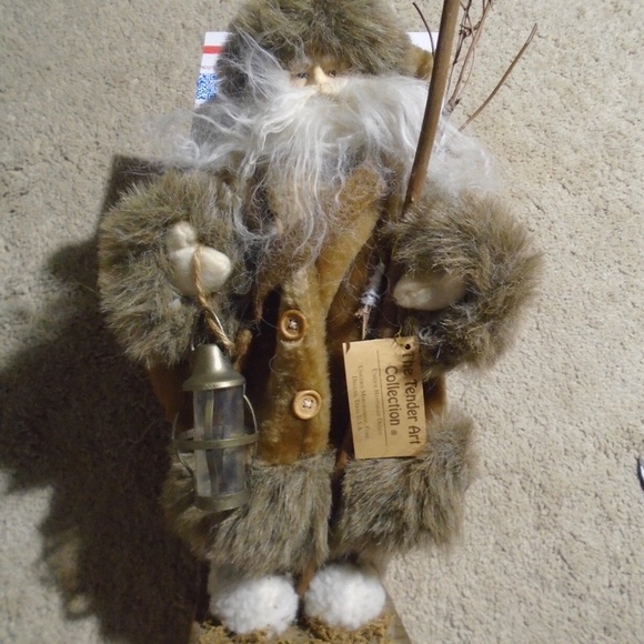THE TENDER ART COLLECTION Folk Art Woodland Santa - Picture 2 of 7